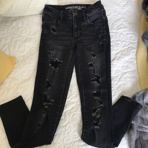 American Eagle - Black ripped jeans